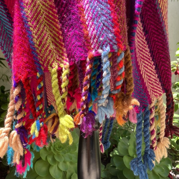 100% Wool Unisex Zapotec Mexican Poncho, One Size - Picture 13 of 16